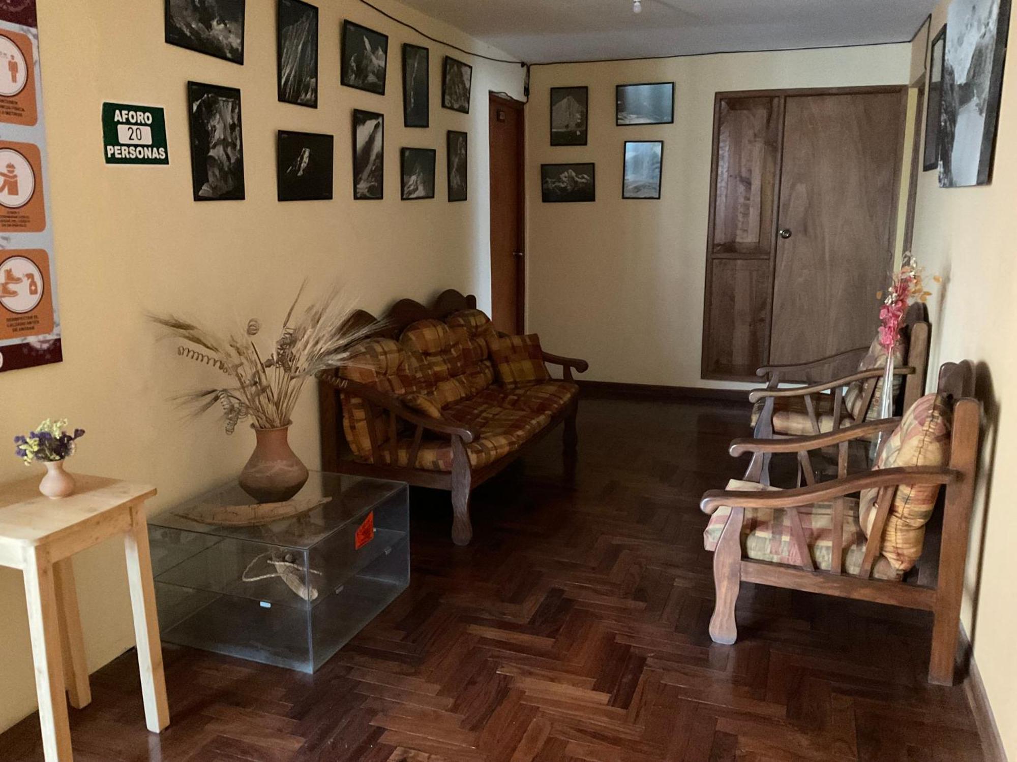 La Casa De Zarela Hotel Уарас Екстериор снимка