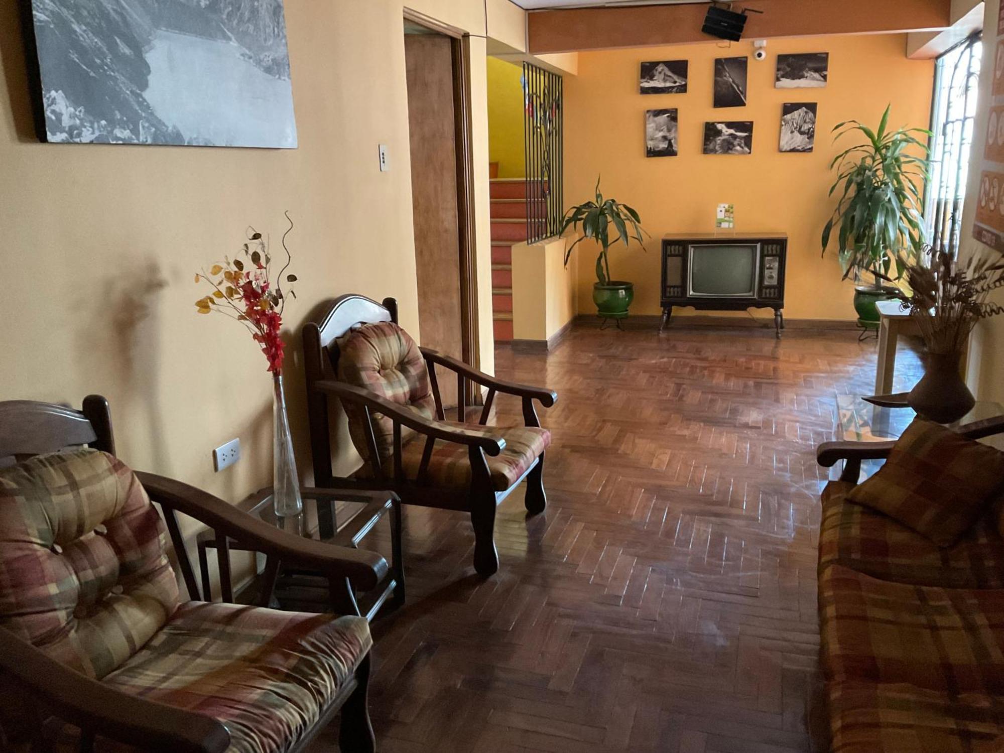 La Casa De Zarela Hotel Уарас Екстериор снимка