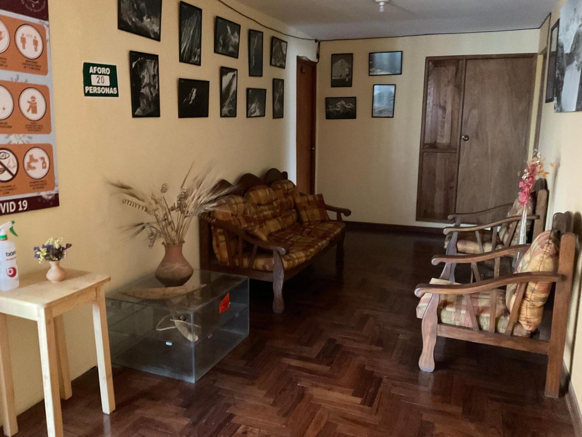 La Casa De Zarela Hotel Уарас Екстериор снимка
